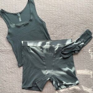 Skims Rib Kyanite Set